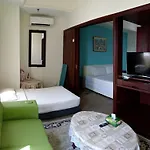 Great Apartment At Times Square