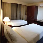 Great Apartment At Times Square