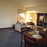 Great Apartment At Times Square
